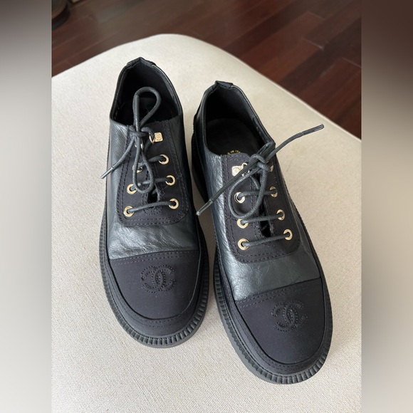 Chanel Loafers 21B Black CC Lace Up Oxford Platform Shoes EUR 40 US 9 - Picture 5 of 16